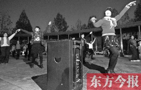 做到既讓跳舞的人有地方，又不影響他人休息，這才是化解矛盾的根本出路