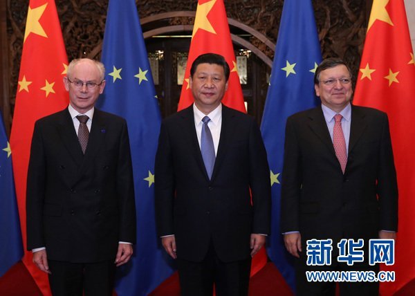習(xí)近平會(huì)見(jiàn)歐洲理事會(huì)主席范龍佩和歐盟委員會(huì)主席巴羅佐。新華社記者 龐興雷 攝