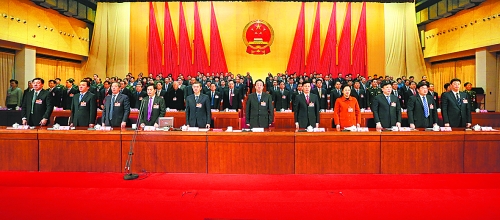 4月2日上午，河南省第十二屆人民代表大會第二次會議在莊嚴(yán)的國歌聲中閉幕。記者 郭宇 董亮 攝