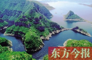 碧水藍天有綠色,是濟源人生活的愿望。如今,正是因為濟源有山有水,綠樹成蔭,很多在外工作的濟源人慢慢選擇回家鄉(xiāng)買房定居。