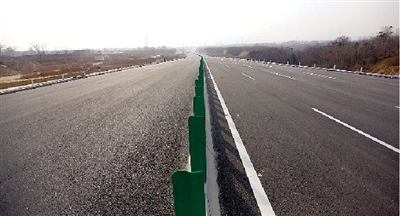 鄭上快速路工程建設(shè)已進(jìn)入收尾階段。