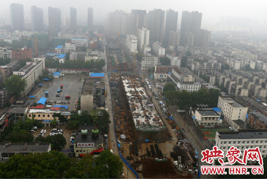 明年春節(jié)前高架橋部分道路將建成通車(chē)。