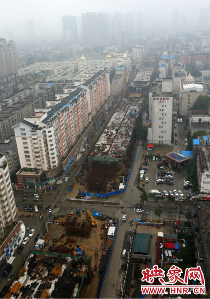 隴海路高架橋已雛形顯現(xiàn)。