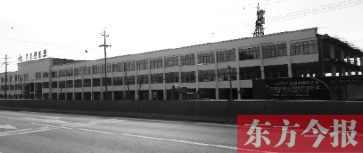 家居建材城已經(jīng)封頂，可耿莊村的安置房還未見蹤影。