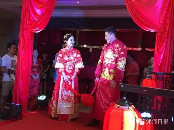 婚禮現(xiàn)場(chǎng)。