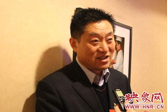 全國(guó)人大代表、輝縣市孟莊鎮(zhèn)南李莊村黨支部書(shū)記范海濤