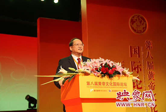 臺灣大學哲學系教授、美國耶魯大學哲學博士傅佩榮做演講