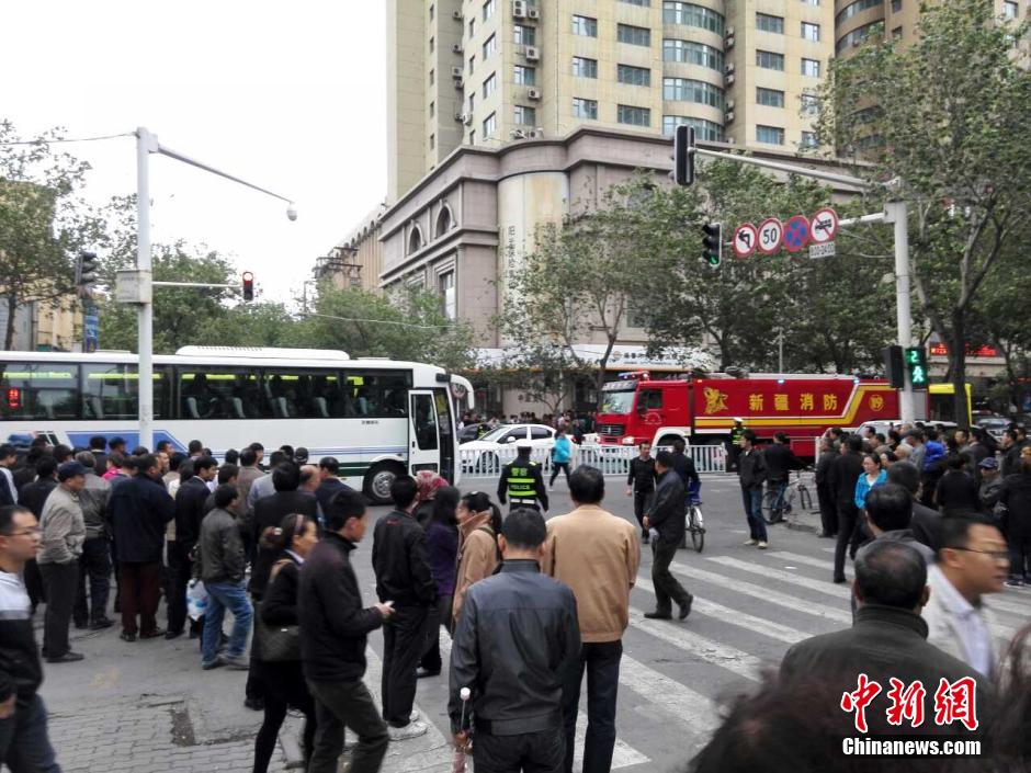 自治區(qū)和烏魯木齊市有關(guān)部門迅速處置，傷員已全部送往醫(yī)院救治。
