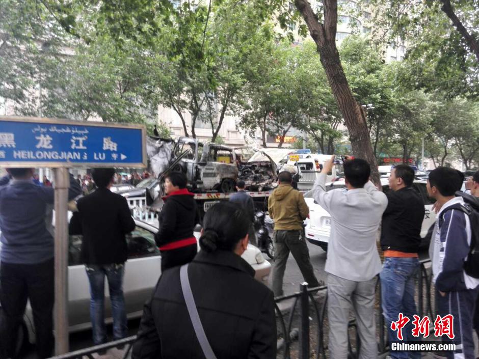 自治區(qū)和烏魯木齊市有關(guān)部門迅速處置，傷員已全部送往醫(yī)院救治。
