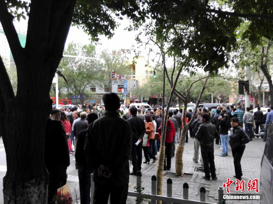 自治區(qū)和烏魯木齊市有關(guān)部門迅速處置，傷員已全部送往醫(yī)院救治。
