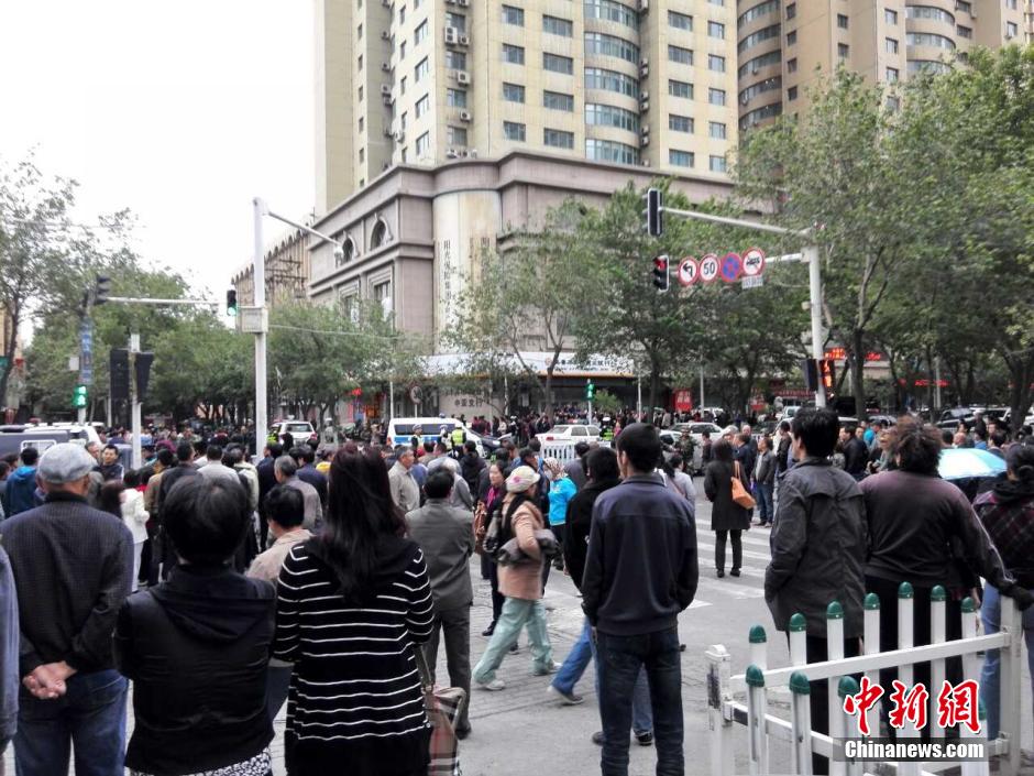 自治區(qū)和烏魯木齊市有關(guān)部門迅速處置，傷員已全部送往醫(yī)院救治。