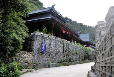 一處仿古“娛樂廳”位于山莊深處。