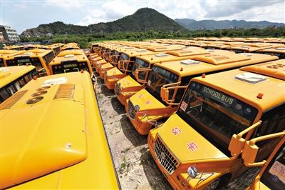 8月28日，浙江溫嶺，擱置農(nóng)村近1年的校車(chē)。