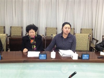 昨晚，馬超群母親張桂英在秦皇島舉行新聞發(fā)布會(huì)。