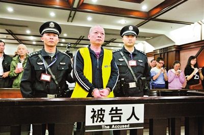 　昨日，廣州白云農(nóng)工商聯(lián)合公司原總經(jīng)理張新華被法院一審判處死刑。《廣州日報》供圖