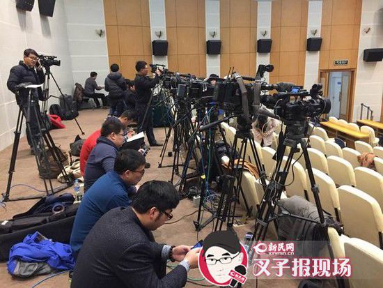 圖說：大量媒體聚焦在發(fā)布會現(xiàn)場。新民晚報(bào)新民網(wǎng)