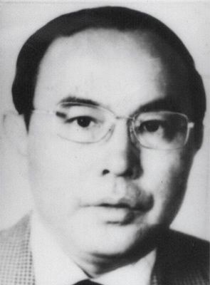 胡玉興 現(xiàn)年59歲，外逃前任山西省太原市住房制度改革辦公室主任，2002年7月逃往澳大利亞或新西蘭。