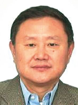 胡奉憲 現(xiàn)年60歲，外逃前任四川韻律實業(yè)發(fā)展公司總經(jīng)理、董事長，2009年11月逃往美國或澳大利亞。