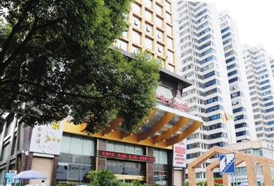 衡陽官員趙安民與之保持聯(lián)系，并邀約女子在這家酒店房間見面。