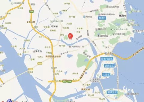 以此前的格力康樂園為例。在2005年，格力電器就已出資2億元，建立員工生活區(qū)——格力康樂園。該生活園區(qū)建筑面積達(dá)12萬平方米以上，可容納員工10000多人。后來，斥資4億的康樂園二期也已經(jīng)投入使用。
