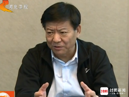 雄安新區(qū)臨時(shí)黨委書記袁桐利在新區(qū)主持召開座談會(huì)。