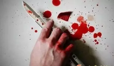 男子用被子捂死妻子 在其胸部、腹部寫(xiě)下我愛(ài)你