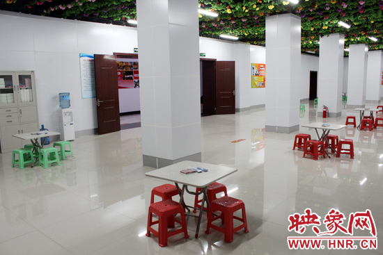 為了給市民納涼避暑創(chuàng)造舒適的環(huán)境，今年鄭州市人防辦加大了投入，對納涼點進(jìn)行了升級改造