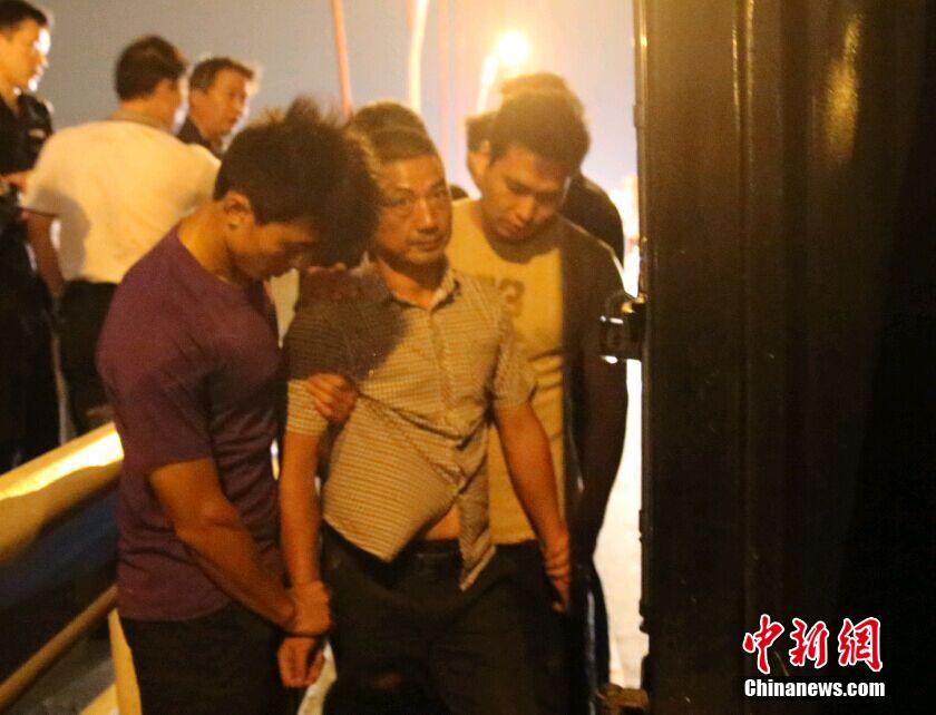 圖為劫持者被擒獲。