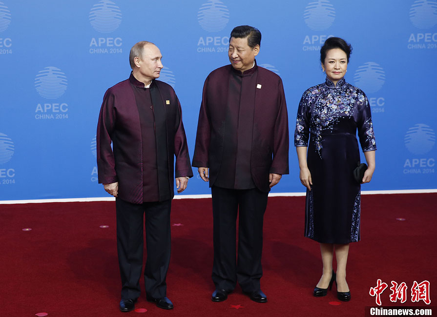圖為習(xí)近平夫婦歡迎俄羅斯總統(tǒng)普京。中新社發(fā) 杜洋 攝