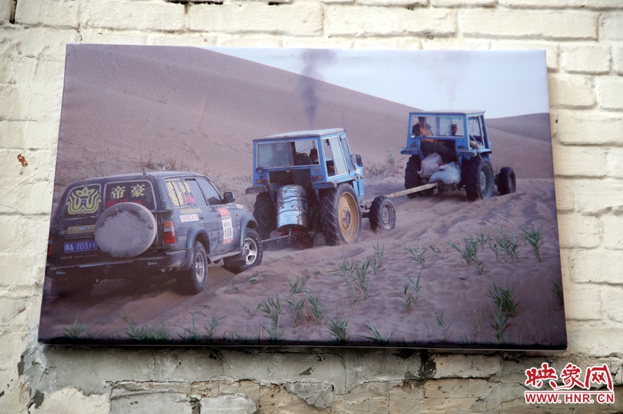 賽車的世界、更是男人的世界。圖為部分參展攝影作品。