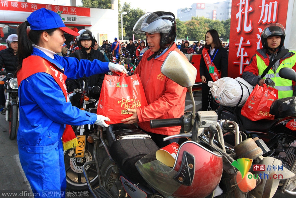 今年廣東、廣西兩省共193座中石化油站將為返鄉(xiāng)車主提供“6+X”免費(fèi)服務(wù)，并將為1萬(wàn)名“返鄉(xiāng)摩騎”免