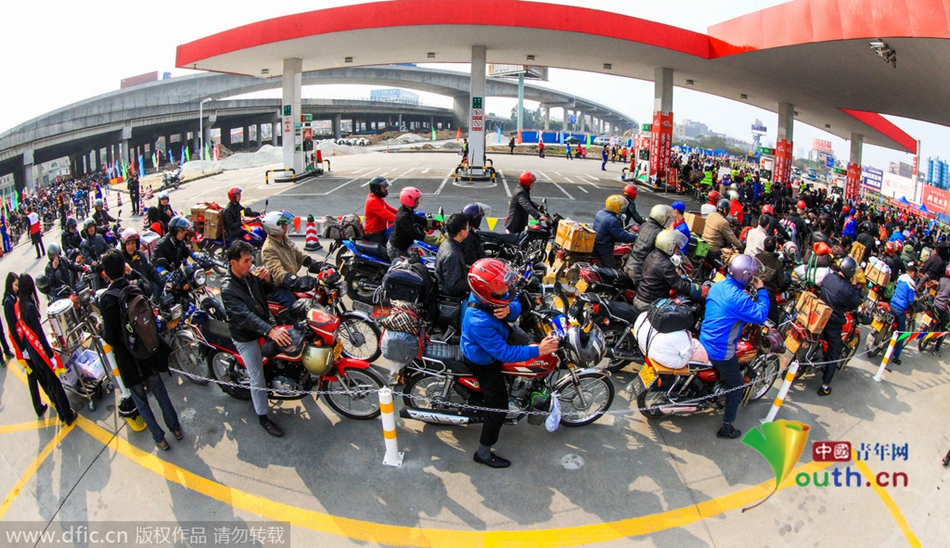 今年廣東、廣西兩省共193座中石化油站將為返鄉(xiāng)車主提供“6+X”免費(fèi)服務(wù)，并將為1萬(wàn)名“返鄉(xiāng)摩騎”免