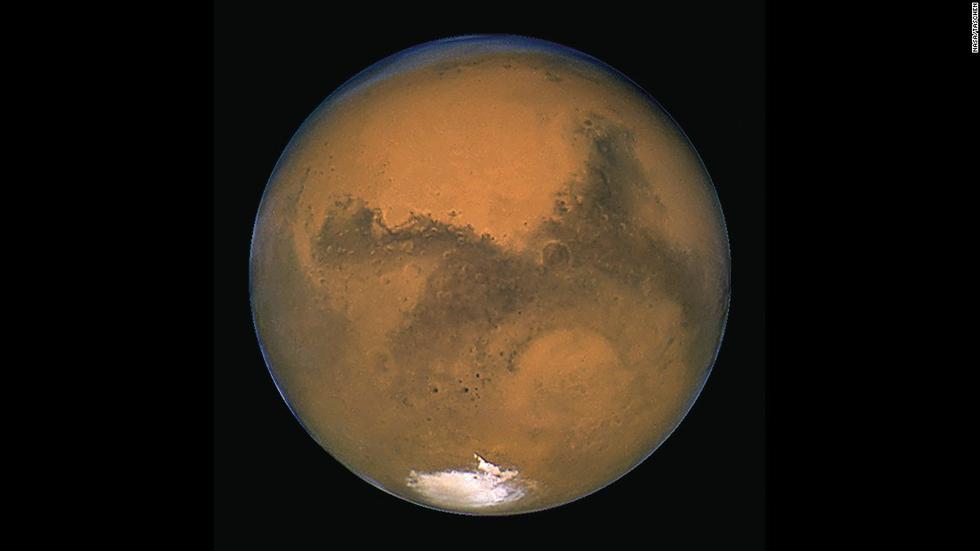 哈勃望遠鏡剛進入太空就遇到了個大問題：它的主鏡片存在缺陷，導致成像模糊。
