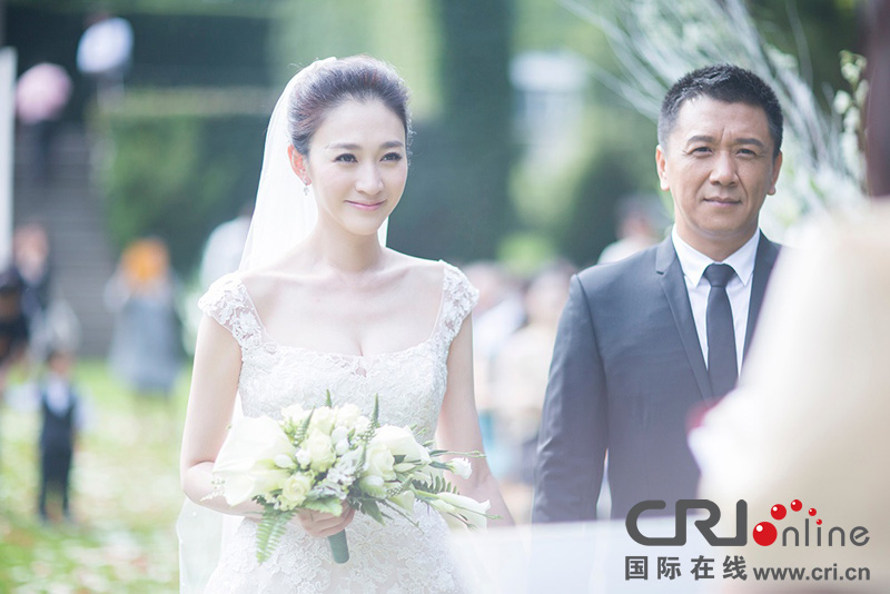 李小冉比利時辦婚禮 朱丹、鐘欣潼、應(yīng)采兒做伴娘