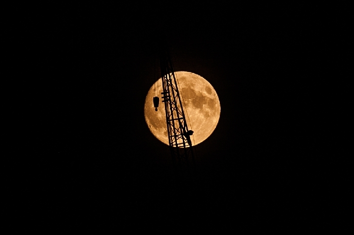 68年來最大！今晚夜空上演超級月亮