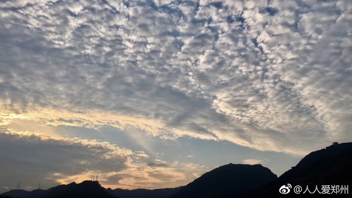 又被鄭州的藍(lán)天刷屏！隨便一拍就是手機(jī)壁紙