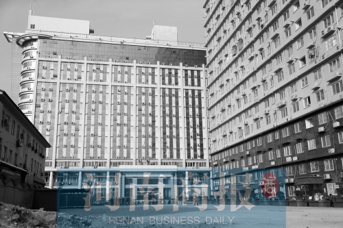 因購房尾款沒有交齊，鄭州一小區(qū)多戶業(yè)主的生活用水被停掉，有的連續(xù)半個(gè)月沒水吃。