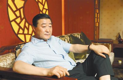 5月26日，張新明在北京接受新京報記者專訪時表示，在與華潤的合資公司中，他被“邊緣化”了，公司出現(xiàn)了