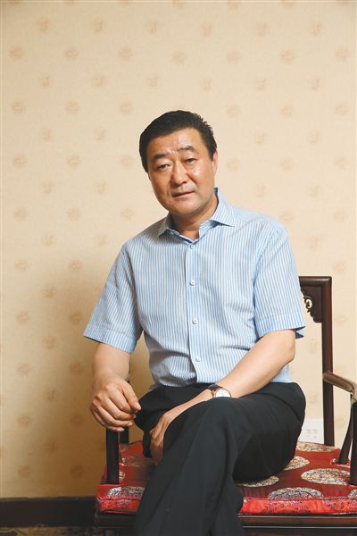 　張新明金業(yè)集團董事長。2002年進入焦炭領域。2010年，張新明將金業(yè)煤焦化集團部分資產(chǎn)以79億賣