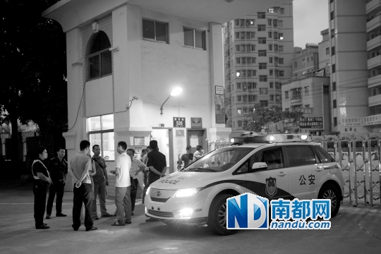 　接人的親戚和校方一度沒(méi)談攏,雙方甚至差點(diǎn)鬧到派出所。