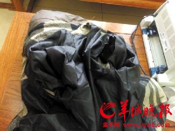 年邁體弱，一些老人家中衣物多年未洗，又舊又破