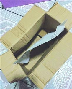 拼多多團(tuán)購面膜，結(jié)果送來一個空盒、一張紙條。