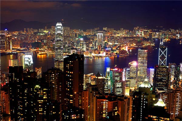不要溫和地走進那個良夜 因為夜太美！