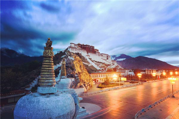 不要溫和地走進那個良夜 因為夜太美！