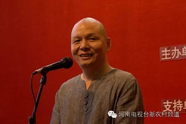 書畫家協(xié)會副主席，中國書畫家協(xié)會會員，河南省青年書法家，蘆荻