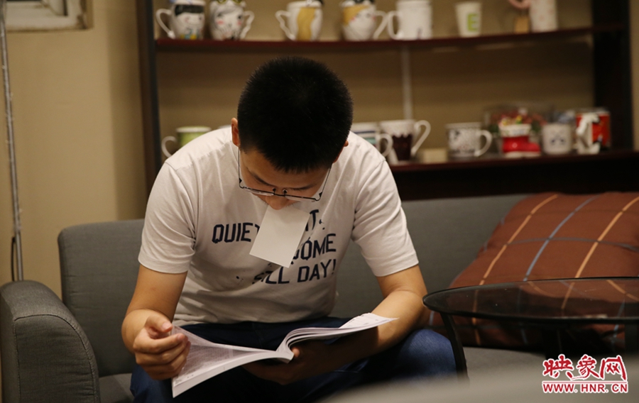 楊栗，22歲，某大學(xué)大三學(xué)生：喜歡這種看書的環(huán)境。
