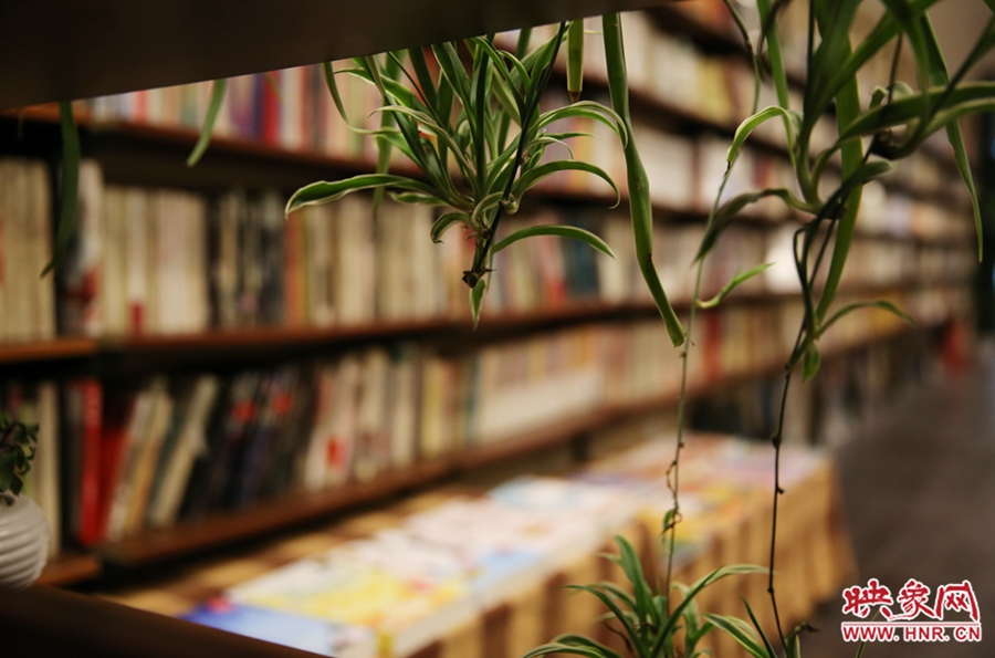 書店內(nèi)的裝飾。