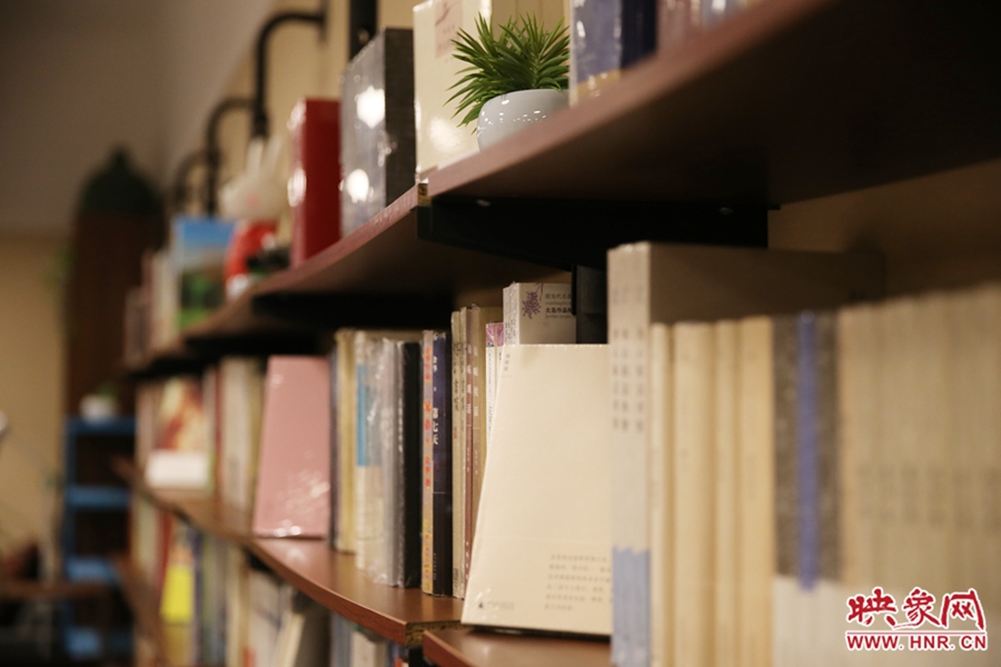 書店內(nèi)的裝飾。