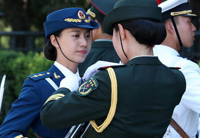 女儀仗兵,這才是2014年真正的女神！