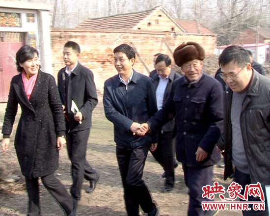 金冬江、李萬(wàn)順、吳文立一行赴正陽(yáng)縣慰問(wèn)